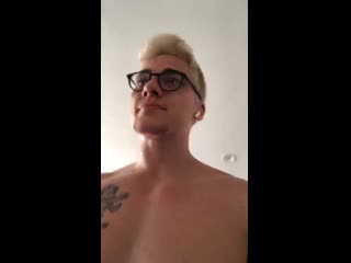 blake mitchell ( instagram live ) huge tits big ass granny
